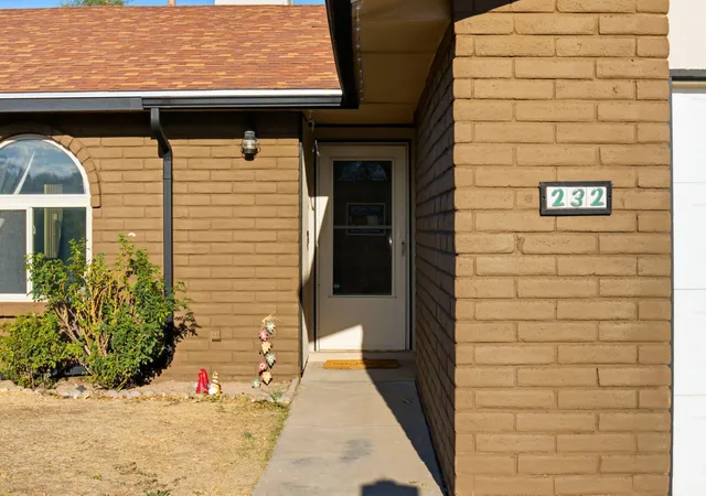 Photo 3 of Sale Pending at 232 17th Street SE, Rio Rancho, NM 87124 | MLS# 1110376 | Listing updated on 2026-09-10