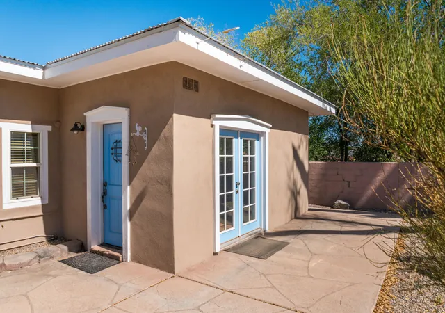 Photo 2 of Single family home for sale at 1801 Calle Pequeno Nw, Albuquerque, NM 87107 | MLS# 1110409 | Listing updated on 2026-09-22