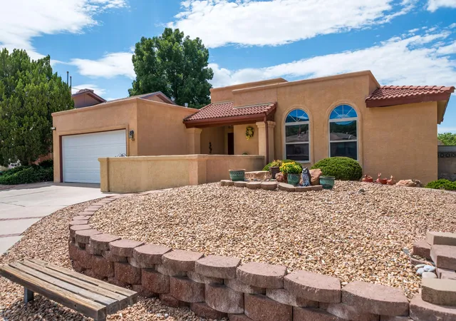 Photo 2 of Single family home for sale at 5323 Vista Bonita Ne, Albuquerque, NM 87111 | MLS# 1110419 | Listing updated on 2026-09-08