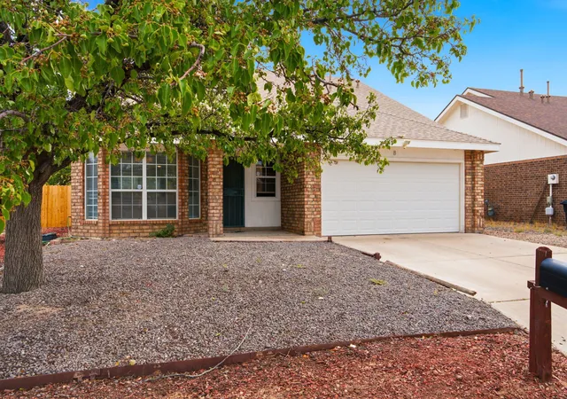 Photo 1 of Single family home for sale at 8 Apache Plume Rd, Los Lunas, NM 87031 | MLS# 1110424 | Listing updated on 2026-09-04