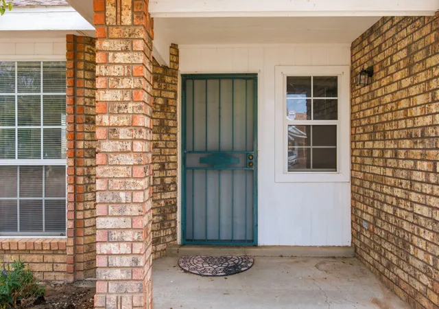 Photo 3 of Single family home for sale at 8 Apache Plume Rd, Los Lunas, NM 87031 | MLS# 1110424 | Listing updated on 2026-09-04