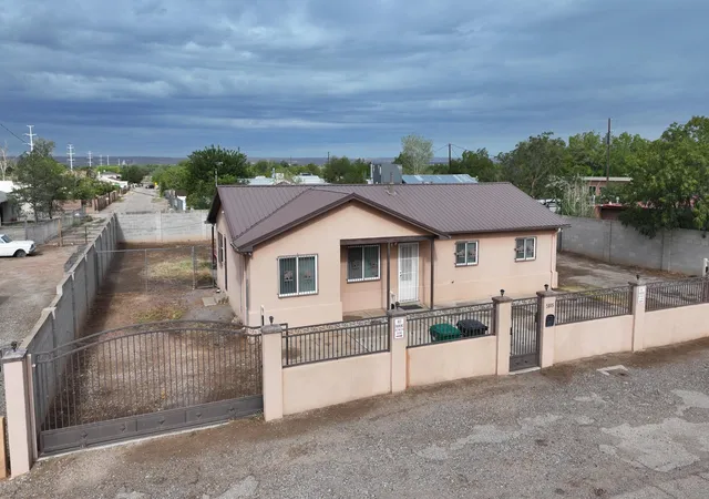 Photo 2 of Sale Pending at 5105 5th Street Sw, Albuquerque, NM 87105 | MLS# 1110430 | Listing updated on 2026-09-09