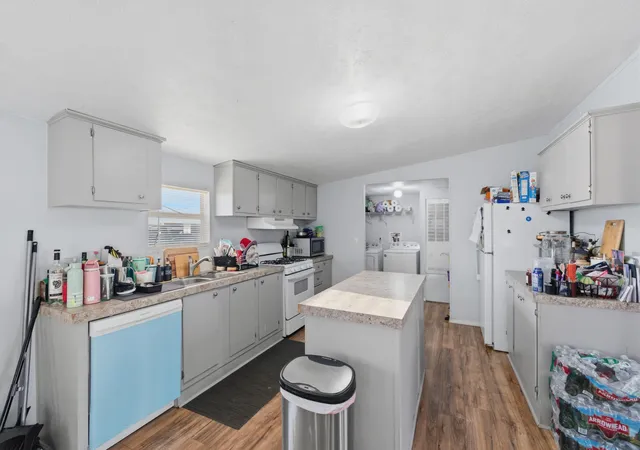 Photo 4 of Manufactured home for sale at 3811 Milan Ct SW, Albuquerque, NM 87121 | MLS# 1110450 | Listing updated on 2026-09-04
