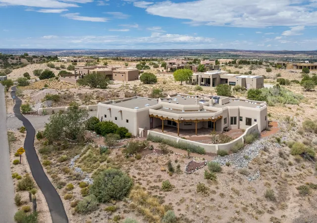 Photo 4 of Single family home for sale at 32 Petroglyph Trl, Placitas, NM 87043 | MLS# 1110456 | Listing updated on 2026-09-24