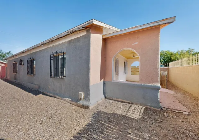 Photo 2 of Sale Pending at 1007 Calle Placitas, Bernalillo, NM 87004 | MLS# 1110472 | Listing updated on 2026-09-15