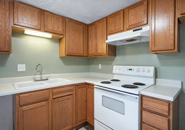 Photo 3 of Condo for sale at 8201 Trumbull Ave SE #APT B, Albuquerque, NM 87108 | MLS# 1110489 | Listing updated on 2026-09-07