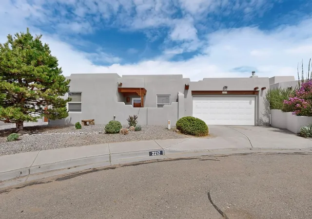 Photo 2 of Single family home for sale at 2212 Calle De Silverio Sw, Los Lunas, NM 87031 | MLS# 1110490 | Listing updated on 2026-09-05