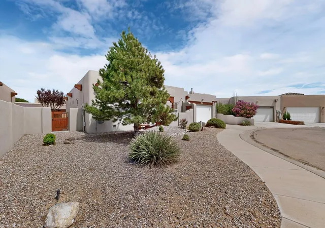 Photo 3 of Single family home for sale at 2212 Calle De Silverio Sw, Los Lunas, NM 87031 | MLS# 1110490 | Listing updated on 2026-09-05