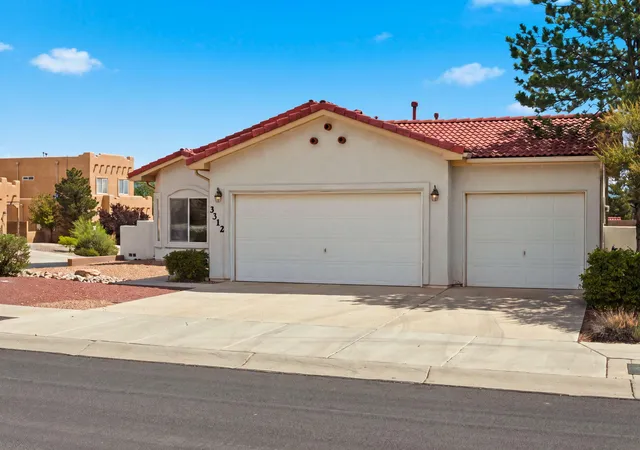 Photo 3 of Sale Pending at 3312 Rio Linda Dr Sw, Albuquerque, NM 87121 | MLS# 1110513 | Listing updated on 2026-09-11