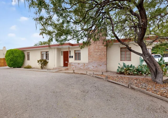 Photo 3 of Multi family home for sale at 306 Carlisle Blvd Se, Albuquerque, NM 87106 | MLS# 1110515 | Listing updated on 2026-09-08