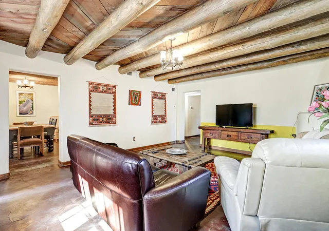Photo 3 of Single family home for sale at 5 Chacon Pl NW, Albuquerque, NM 87104 | MLS# 1110520 | Listing updated on 2026-09-06