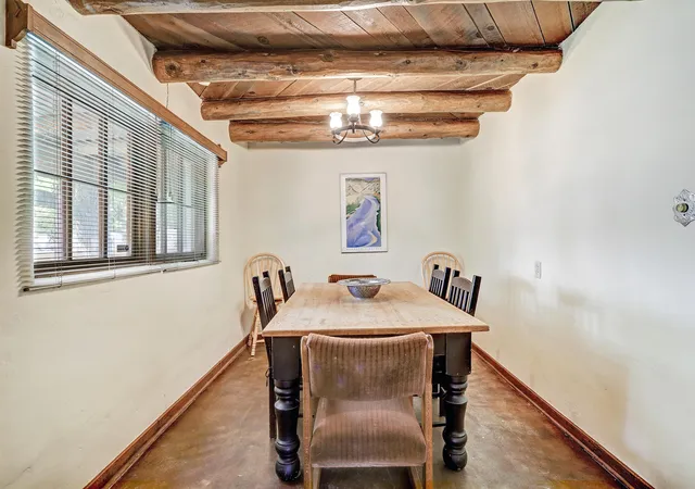 Photo 4 of Single family home for sale at 5 Chacon Pl NW, Albuquerque, NM 87104 | MLS# 1110520 | Listing updated on 2026-09-06