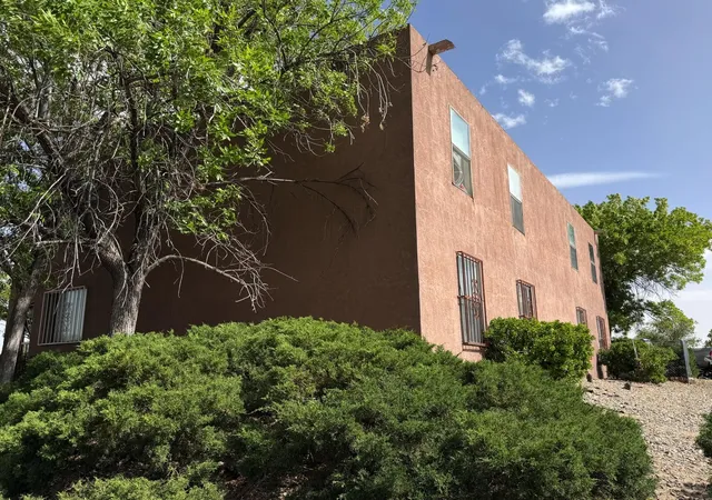 Photo 2 of Sale Pending at 1815 Girard Blvd Se, Albuquerque, NM 87106 | MLS# 1110528 | Listing updated on 2026-09-14
