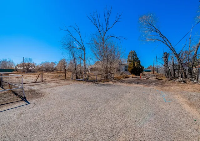 Photo 2 of Land for sale at 520 Sandia View Rd Nw, Los Ranchos, NM 87107 | MLS# 1110536 | Listing updated on 2026-09-06