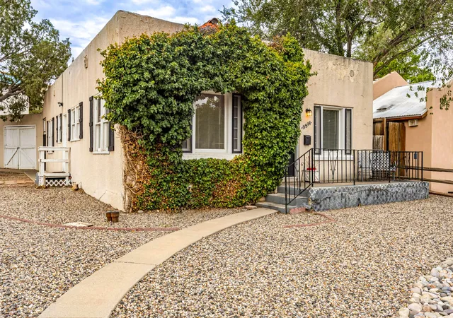 Photo 2 of Sale Pending at 3518 Campus Blvd Ne, Albuquerque, NM 87106 | MLS# 1110560 | Listing updated on 2026-09-16