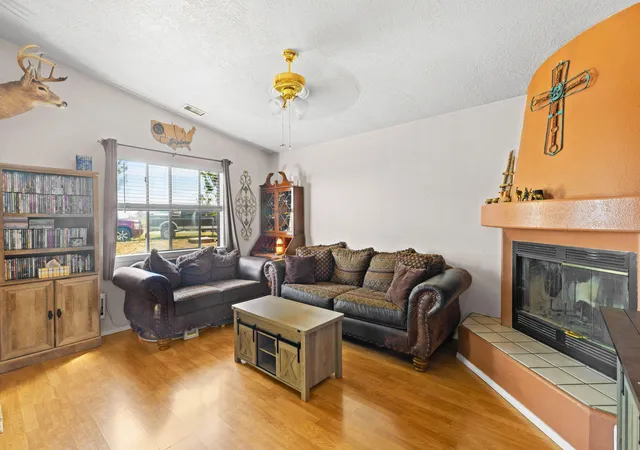 Photo 4 of Single family home for sale at 3 Scott Rd, Edgewood, NM 87015 | MLS# 1110567 | Listing updated on 2026-09-08