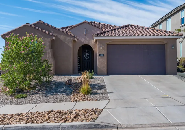 Photo 2 of Single family home for sale at 700 Cuarzo Rd Se, Rio Rancho, NM 87124 | MLS# 1110572 | Listing updated on 2026-09-10