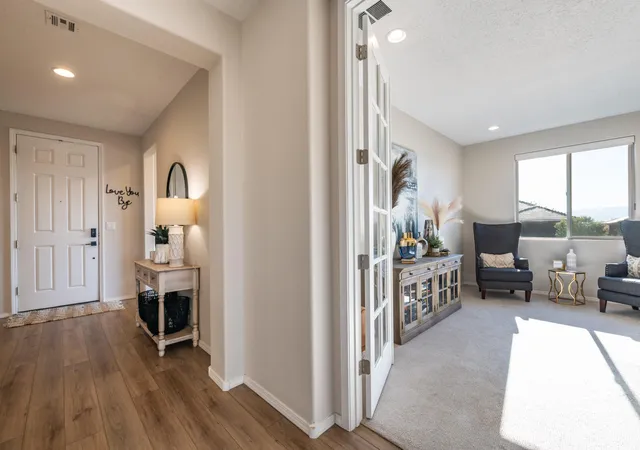 Photo 4 of Single family home for sale at 700 Cuarzo Rd SE, Rio Rancho, NM 87124 | MLS# 1110572 | Listing updated on 2026-09-10
