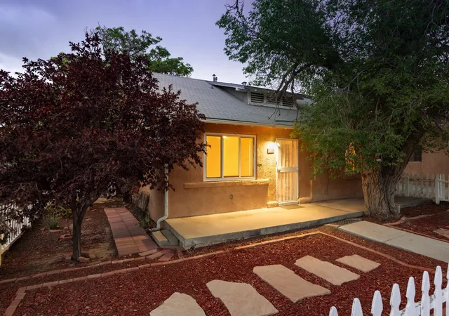 Photo 2 of Multi family home for sale at 901 7th Street Nw, Albuquerque, NM 87102 | MLS# 1110575 | Listing updated on 2026-09-10