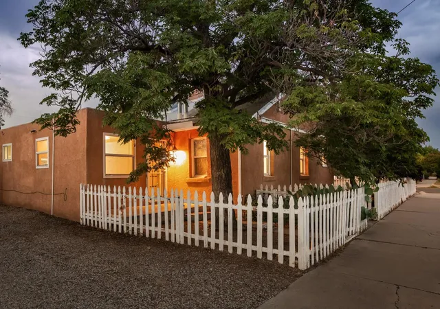 Photo 4 of Multi family home for sale at 901 7th Street NW, Albuquerque, NM 87102 | MLS# 1110575 | Listing updated on 2026-10-01