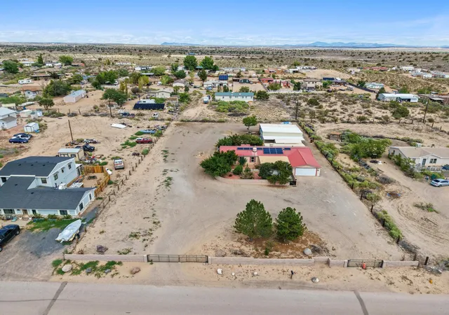 Photo 3 of Sale Pending at 805 10th Avenue Nw, Rio Rancho, NM 87144 | MLS# 1110570 | Listing updated on 2026-09-18