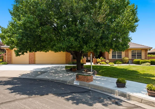 Photo 1 of Sale Pending at 5705 Royal Oak Pl Ne, Albuquerque, NM 87111 | MLS# 1110656 | Listing updated on 2026-09-29