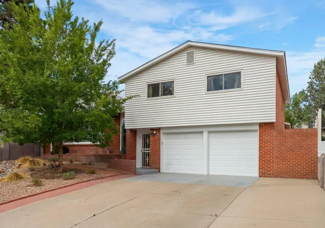 Photo 2 of Sale Pending at 1804 Rita Dr Ne, Albuquerque, NM 87106 | MLS# 1110662 | Listing updated on 2026-09-09