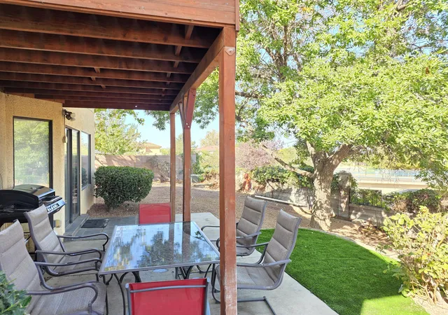 Photo 3 of Sale Pending at 7809 Oakland Ave NE, Albuquerque, NM 87122 | MLS# 1110669 | Listing updated on 2026-10-04