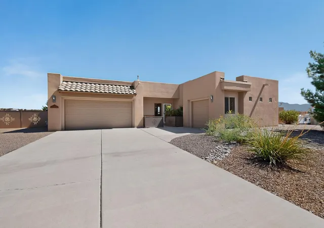 Photo 2 of Single family home for sale at 400 Holt Ct Ne, Rio Rancho, NM 87124 | MLS# 1110690 | Listing updated on 2026-09-13