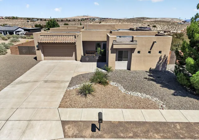 Photo 3 of Single family home for sale at 400 Holt Ct Ne, Rio Rancho, NM 87124 | MLS# 1110690 | Listing updated on 2026-09-13