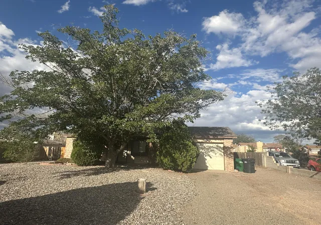 Photo 1 of Single family home for sale at 429 Victor Ln Se, Rio Rancho, NM 87124 | MLS# 1110697 | Listing updated on 2026-09-11