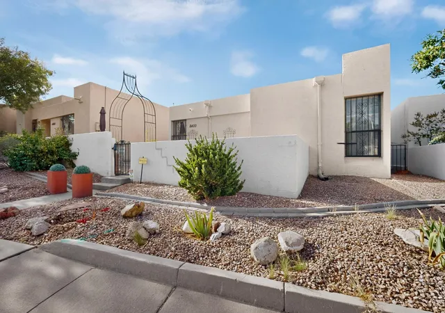 Photo 2 of Townhouse for sale at 8400 Parrot Run Rd Ne, Albuquerque, NM 87109 | MLS# 1110700 | Listing updated on 2026-09-10