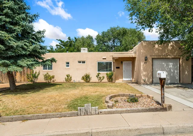 Photo 1 of Sale Pending at 8909 Shoshone Rd Ne, Albuquerque, NM 87111 | MLS# 1110733 | Listing updated on 2026-10-27