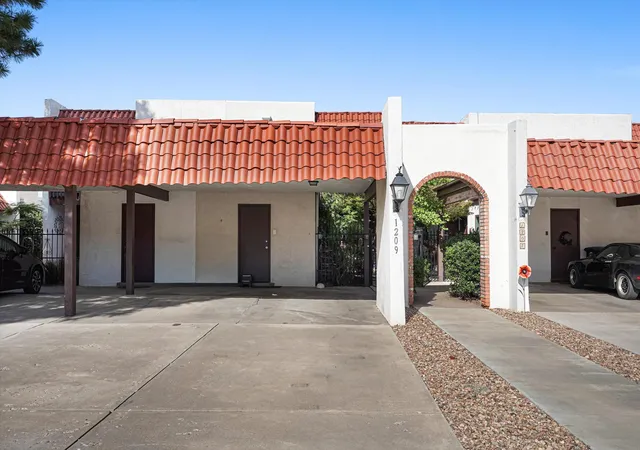 Photo 2 of Townhouse for sale at 1209 Bernalillo Pl Se, Albuquerque, NM 87123 | MLS# 1110748 | Listing updated on 2026-09-10