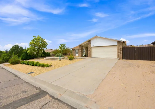 Photo 3 of Single family home for sale at 337 Tigris Rd Ne, Rio Rancho, NM 87124 | MLS# 1110754 | Listing updated on 2026-09-10