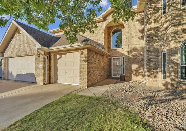 Photo 2 of Sale Pending at 1004 Chiricahua Ct Se, Albuquerque, NM 87123 | MLS# 1110759 | Listing updated on 2026-10-07