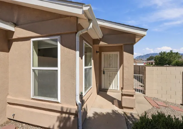Photo 3 of Sale Pending at 11047 Vistazo Pl SE, Albuquerque, NM 87123 | MLS# 1110780 | Listing updated on 2026-09-29