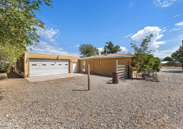 Photo 2 of Sale Pending at 5833 Guadalupe Trl Nw, Albuquerque, NM 87107 | MLS# 1110791 | Listing updated on 2026-09-19