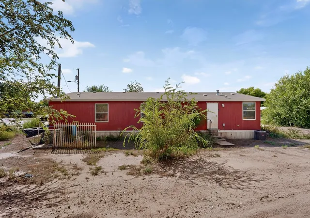 Photo 2 of Manufactured home for sale at 2813 Highway 47, Los Lunas, NM 87031 | MLS# 1110800 | Listing updated on 2026-10-02