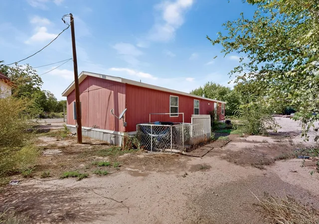 Photo 3 of Manufactured home for sale at 2813 Highway 47, Los Lunas, NM 87031 | MLS# 1110800 | Listing updated on 2026-10-02