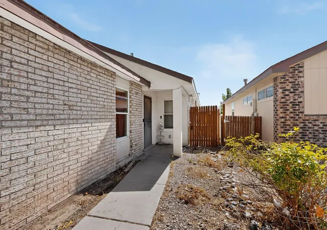 Photo 3 of Single family home for sale at 1142 Pandora Dr SW, Los Lunas, NM 87031 | MLS# 1110811 | Listing updated on 2026-09-13