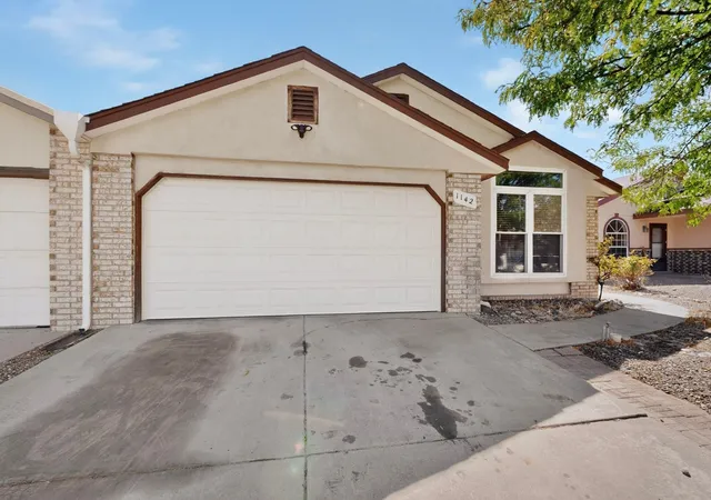 Photo 4 of Single family home for sale at 1142 Pandora Dr SW, Los Lunas, NM 87031 | MLS# 1110811 | Listing updated on 2026-09-13