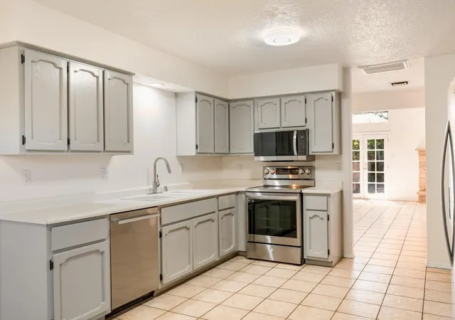 Photo 4 of Townhouse for sale at 7508 Lantern Rd NE, Albuquerque, NM 87109 | MLS# 1110820 | Listing updated on 2026-09-11