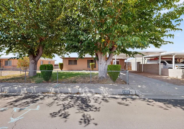 Photo 2 of Sale Pending at 2733 Indiana St Ne, Albuquerque, NM 87110 | MLS# 1110823 | Listing updated on 2026-09-25