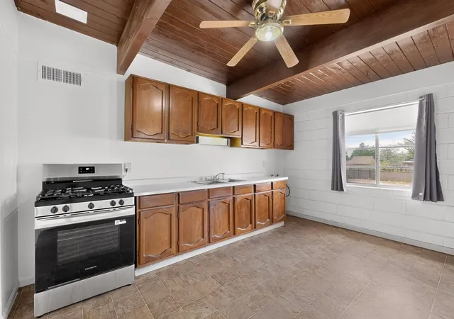 Photo 4 of Sale Pending at 2733 Indiana St NE, Albuquerque, NM 87110 | MLS# 1110823 | Listing updated on 2026-09-25