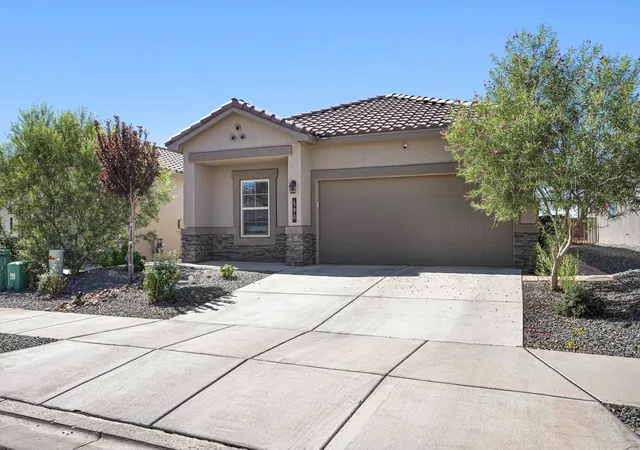 Photo 2 of Single family home for sale at 590 Turmalina Dr Se, Rio Rancho, NM 87124 | MLS# 1110874 | Listing updated on 2026-09-13