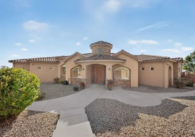 Photo 2 of Sale Pending at 423 Cenaroca Ct Ne, Albuquerque, NM 87123 | MLS# 1110895 | Listing updated on 2026-09-20