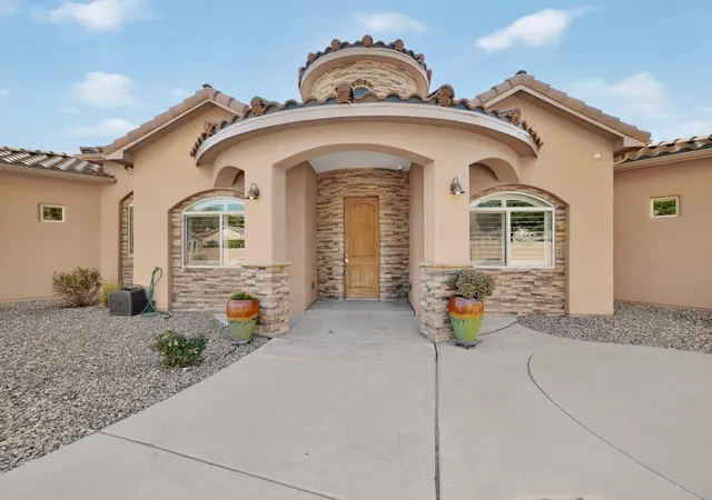 Photo 3 of Sale Pending at 423 Cenaroca Ct Ne, Albuquerque, NM 87123 | MLS# 1110895 | Listing updated on 2026-09-20