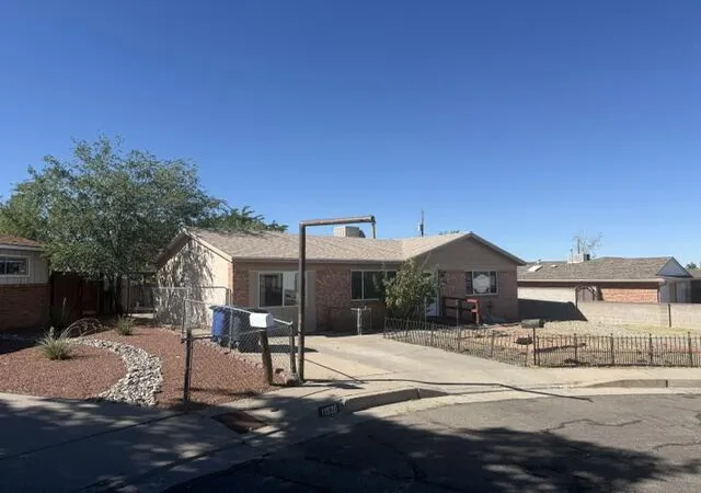 Photo 4 of Single family home for sale at 11916 Euclid Ct NE, Albuquerque, NM 87112 | MLS# 1110905 | Listing updated on 2026-09-23