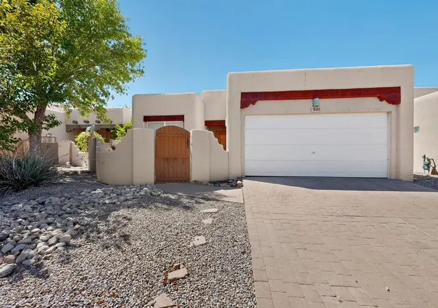 Photo 3 of Single family home for sale at 531 Via Patria Sw, Albuquerque, NM 87121 | MLS# 1110929 | Listing updated on 2026-09-14